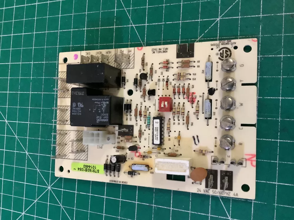 Honeywell ST9160B1084  1014460 Furnace Circuit Control Board