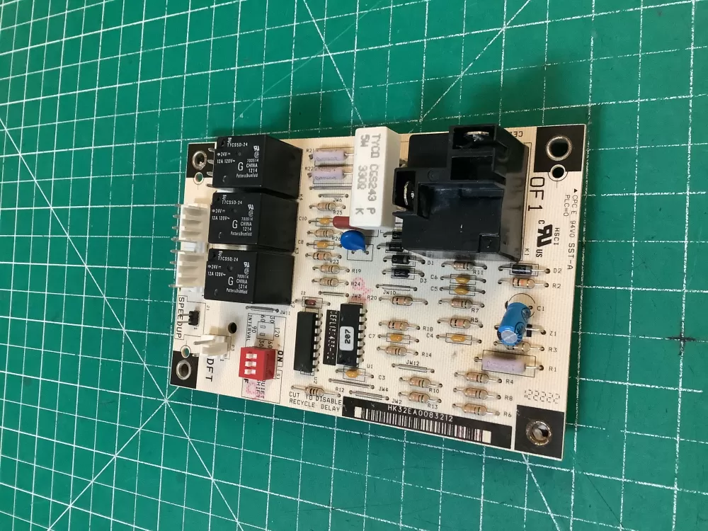 Carrier Bryant CEBD430433-09A Furnace Control Board AZ221120 | NR2075