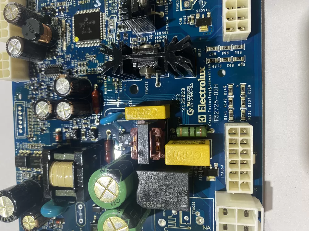 Frigidaire Electrolux F52725 02H Refrigerator Control Board AZ166390 | BK2558