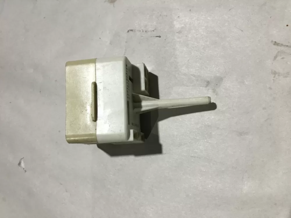 Whirlpool 5SP14T302TFM Refrigerator Start Relay And Capacitor AZ98294 | Sl52