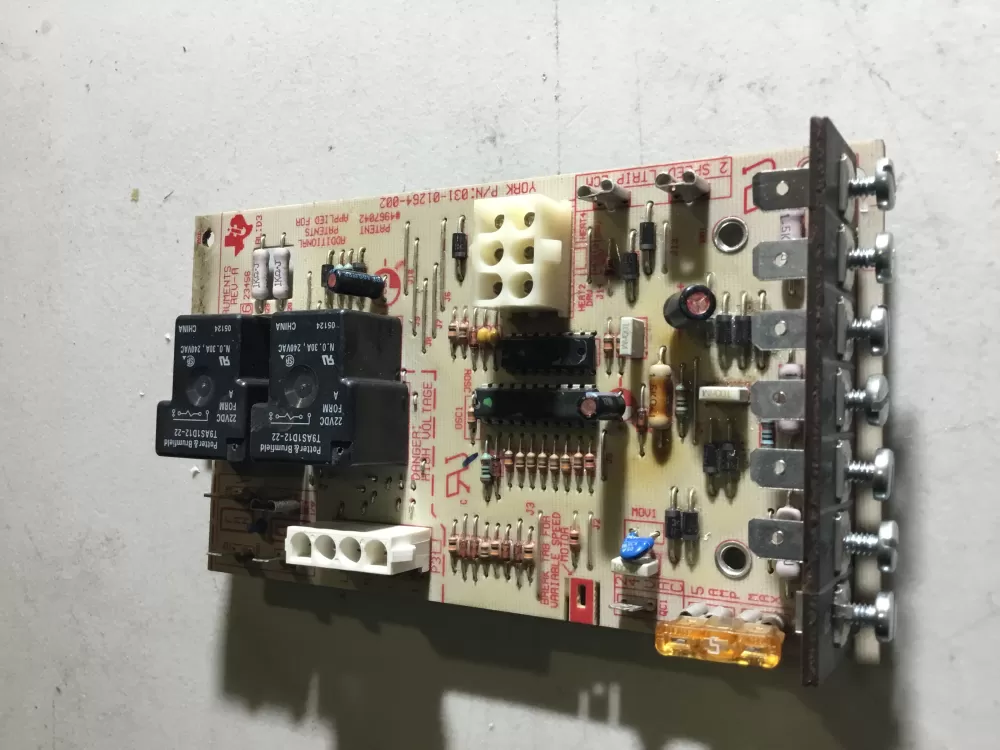 York Luxaire Coleman 031-01264-002 Furnace Control Circuit Board AZ44897 | NR853