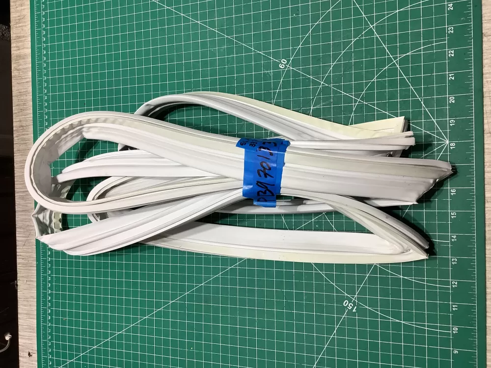 Refrigerator Door White Gasket Seal PB970133 AZ186823 | SL337