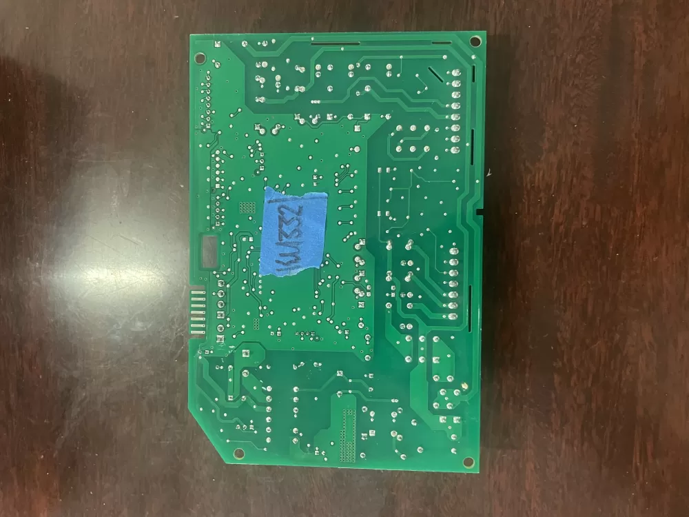 Whirlpool Maytag Amana W10438707 Refrigerator Control Board AZ30305 | KM332