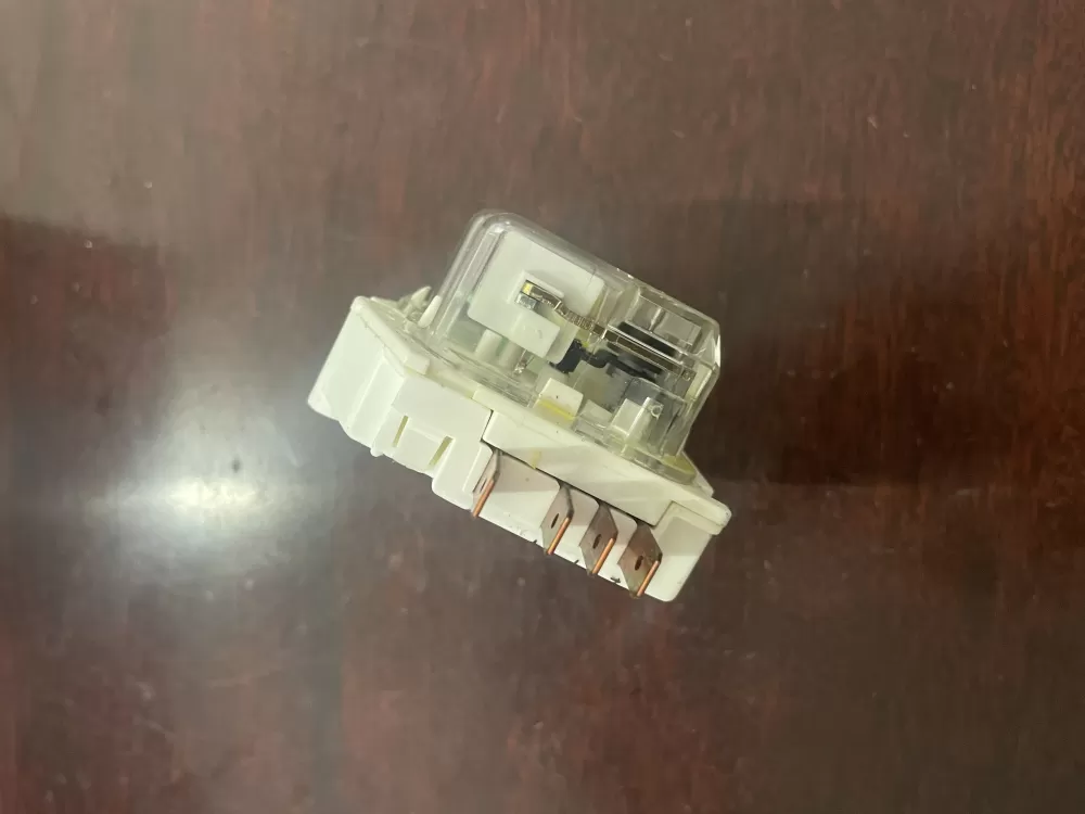 Frigidaire 215846602 241621501 Refrigerator Defrost Timer AZ32168 | KM216