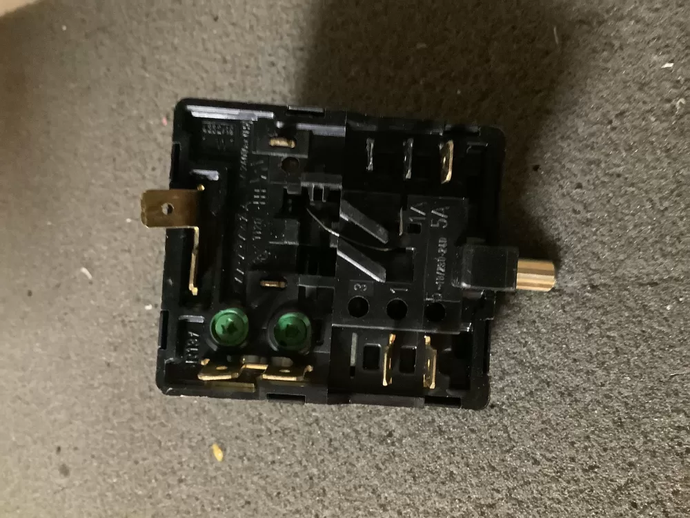 Whirlpool Range 8272892 Switch AZ98959 | NR52