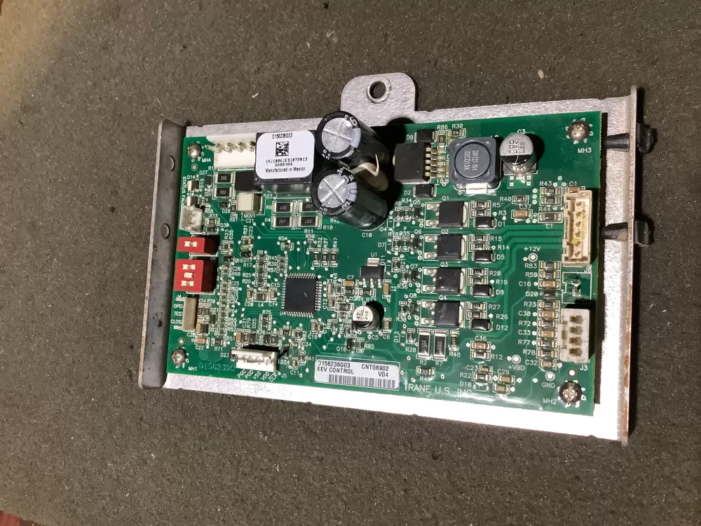 Trane CNT07507 D804272G02 Control Board  AZ110579 | NR242