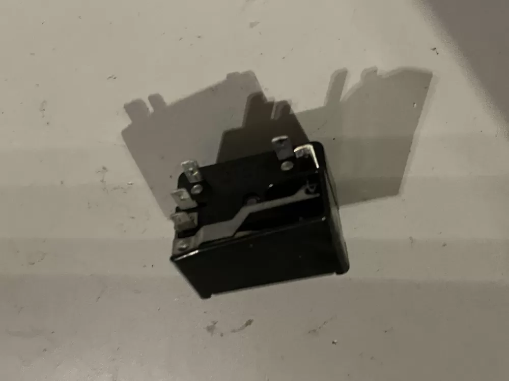 GE Whirlpool Kenmore CTL007 KS811512 Range Oven Burner Switch AZ34807 | Wm69