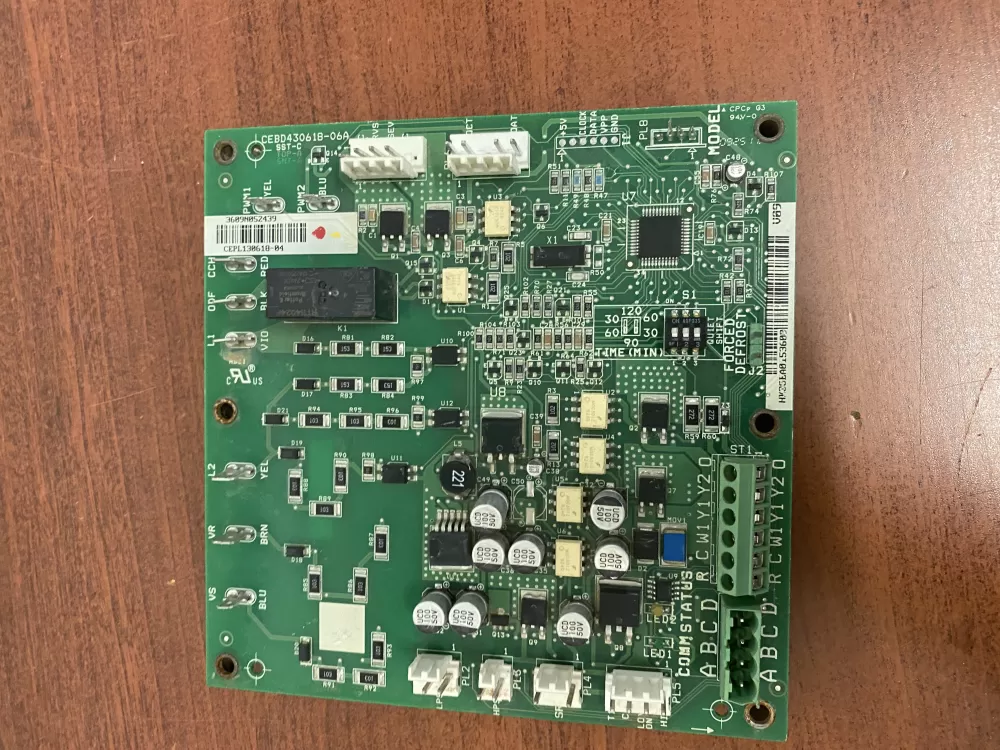Carrier  Bryant CEPL130618-04 Furnace Control Board Defrost