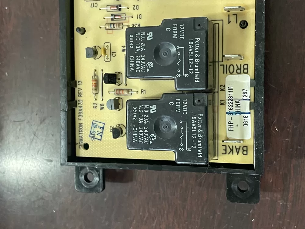 Kenmore Stove Control Board 316222811 316222811m. 141 46 AZ39181 | KM412