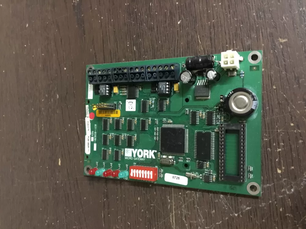 York Micro Gateway Control Board 031-02039-002 AZ8550 | NR506