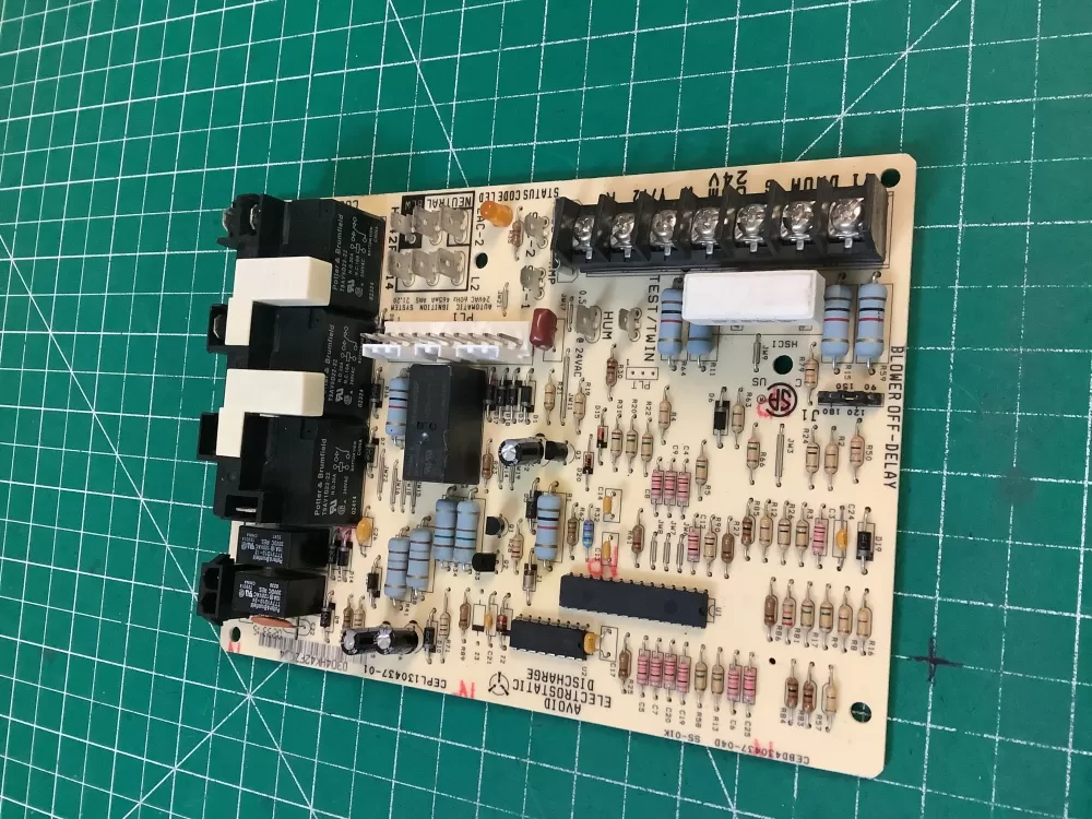 Carrier Bryant CEPL130437-01 Furnace Hk42fz014 Control Board AZ217663 | NR1775