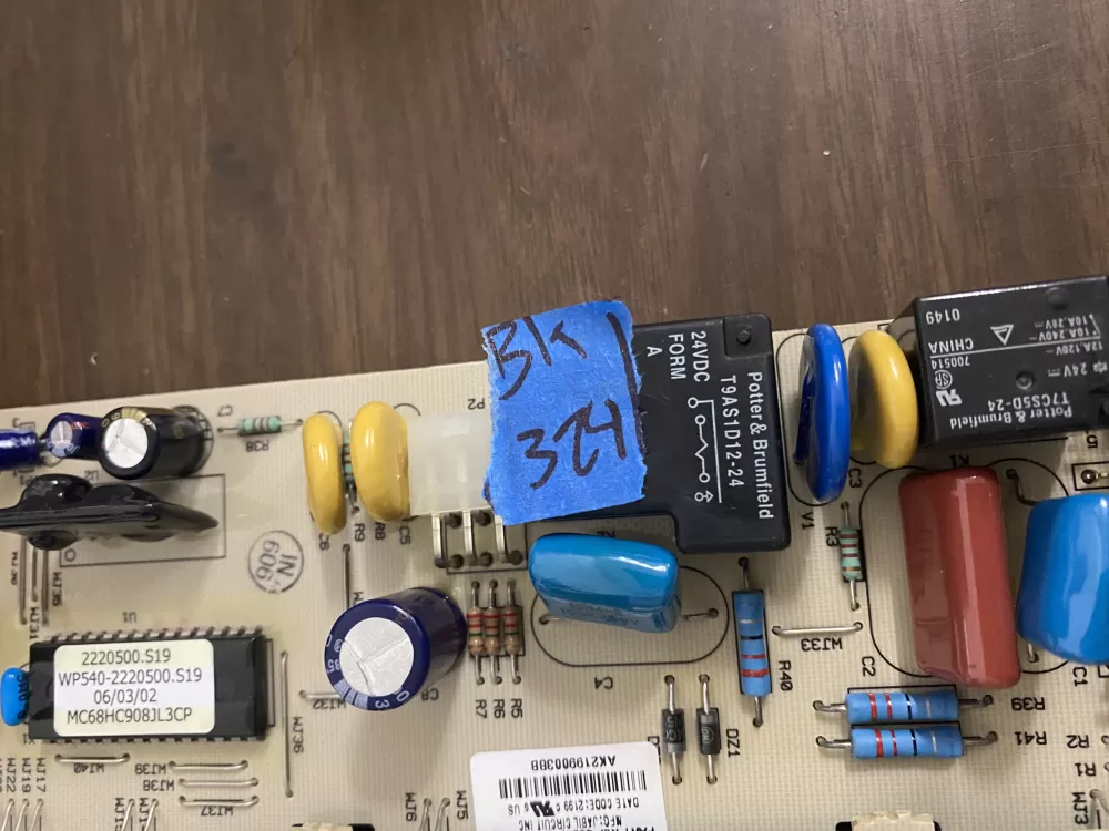 Whirlpool KitchenAid 2220512 8201658 Refrigerator Control Board AZ31644 | BK324