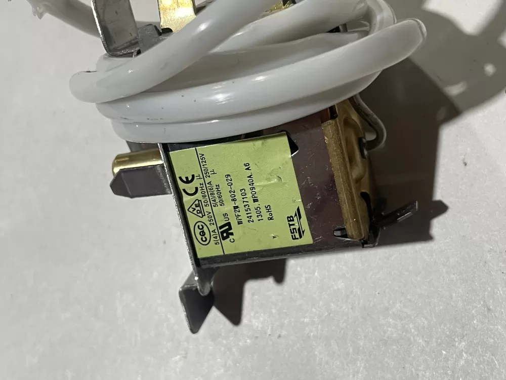 Westinghouse PS8769007 Thermostat Cold Control AZ146237 | KM2449