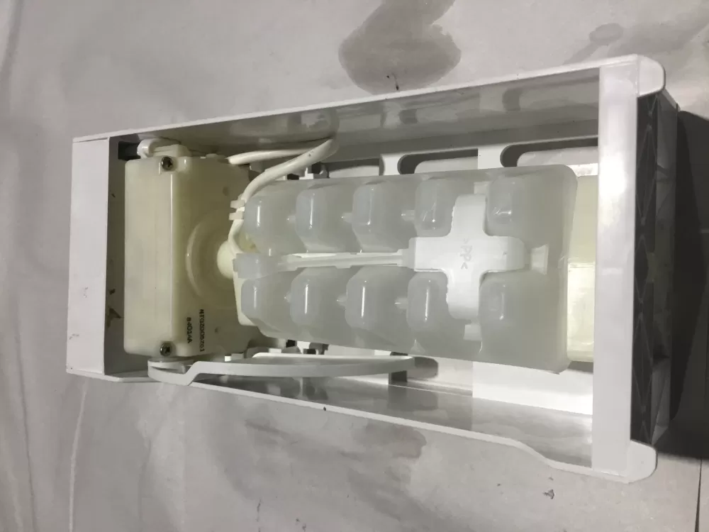 Liebherr 9900633-03 Freezer Ice Cube Maker