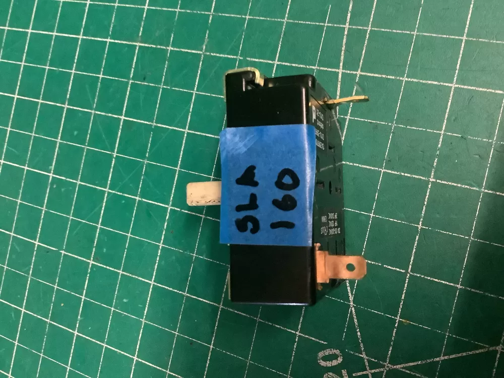 Frigidaire 134399700 Washer/Dryer Start Switch AZ207535 | SL160
