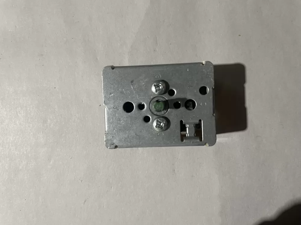 Amana  Estate  Inglis  Kenmore  Kitchen Aid  Magic Chef  Maytag  Roper  Whirlpool 3148953 WP3148953VP WP3148953 Range Switch