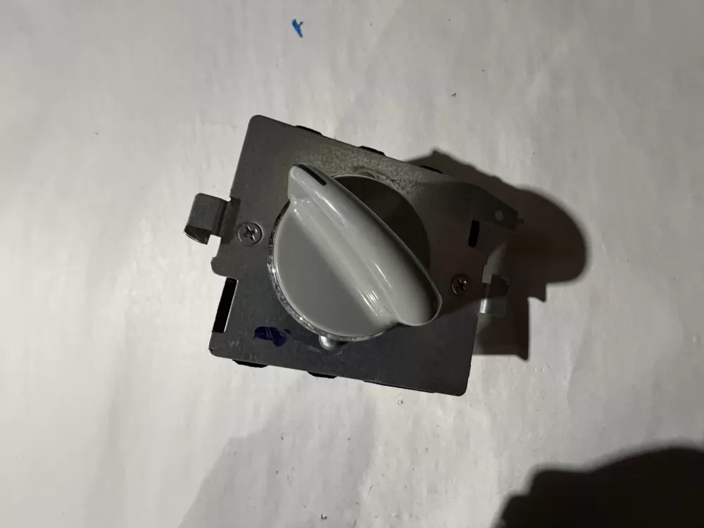 GE 212D1233P014 Dryer Timer AZ211649 | KM2581