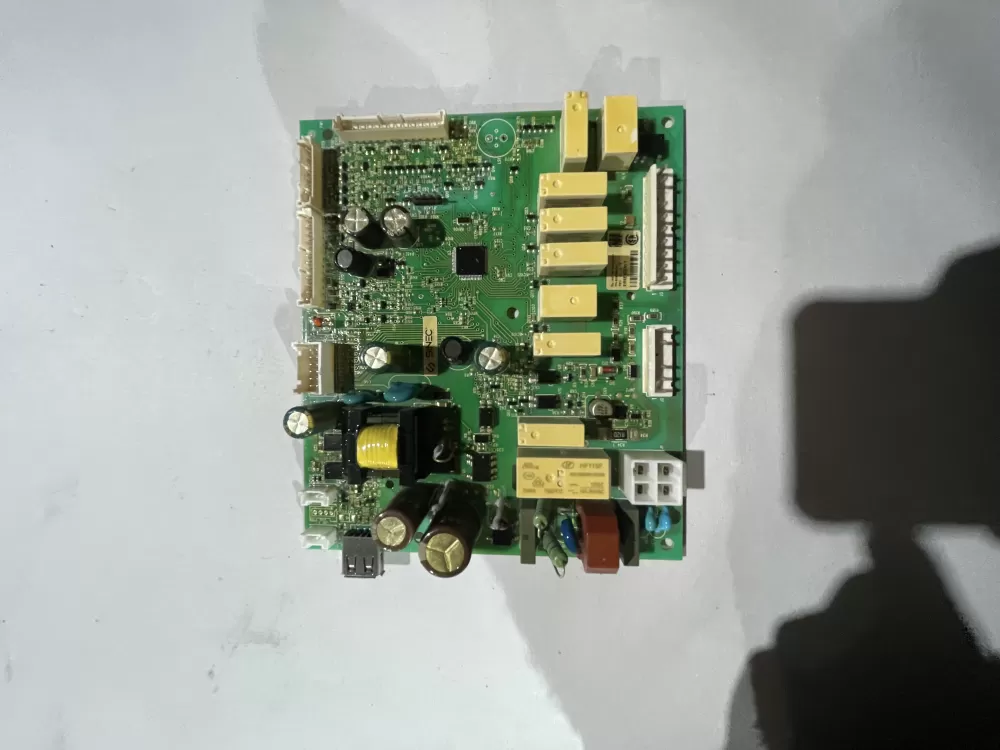 Frigidaire 5304522757  AP6976350  808069104  ER8E24TG07 Refrigerator Control Board