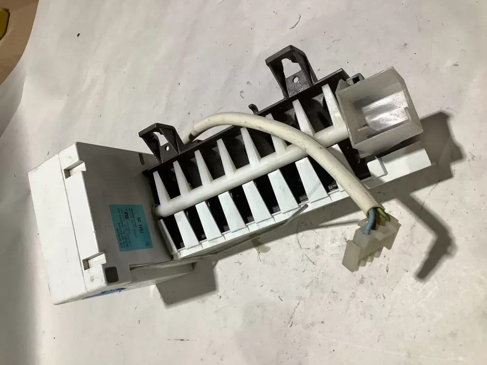 Electrolux 241642509 Refrigerator Ice Maker AZ115873 | Sl199