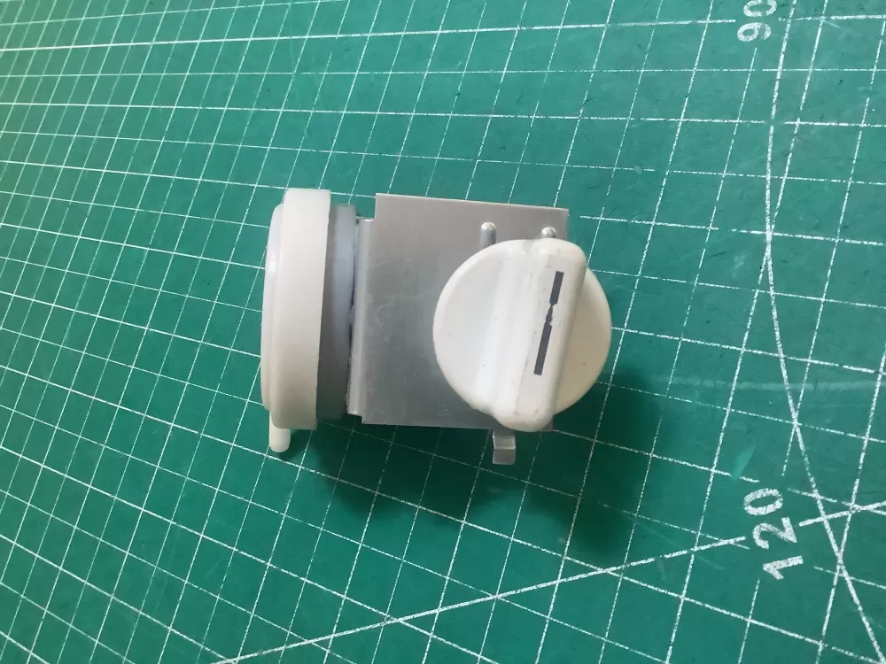 Frigidaire 137015000 Washer Pressure Switch AZ221277 | SLA70