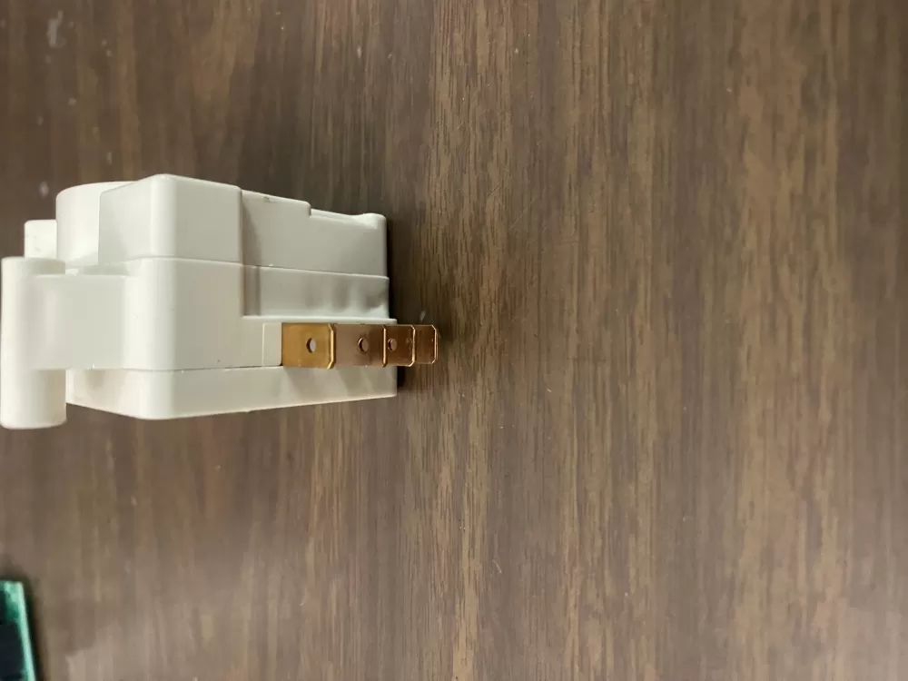 Hotpoint GE PS288216 Refrigerator Defrost Timer AZ74479 | BK1641