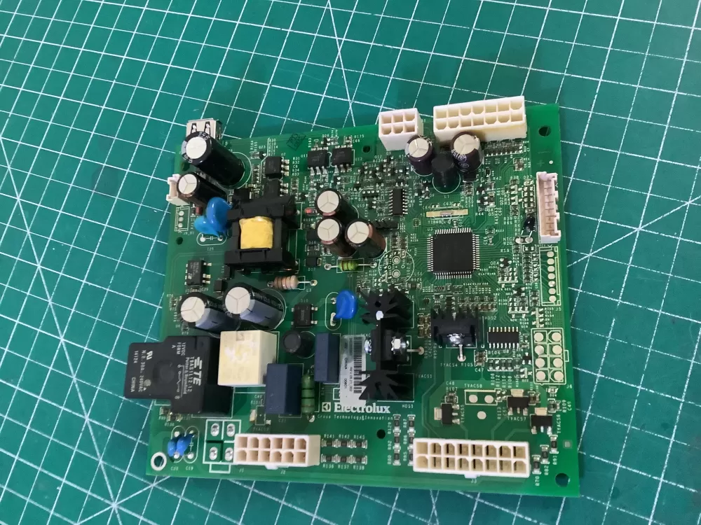 Frigidaire 5304497976 Refrigerator Main Control Board AZ205960 | NR583
