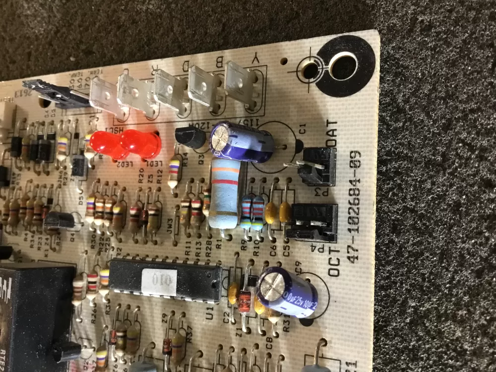 Bryant Rheem 47 102684 09 1157 121 B16  Carier Control Board AZ110124 | NR544