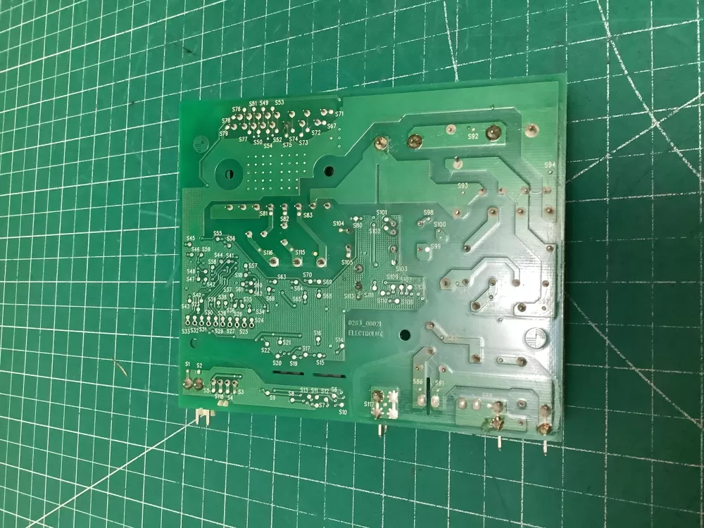 Crosley  Electrolux  Frigidaire  Kenmore 241577508  808364712  808364721  241577511  33532531-  533532531  0263_00021  ELUR241  8083183-03  8083183  2016/29  NO.:8083643-03/D  6G011900  ESFE010102  8083643-03 Refrigerator Control Board