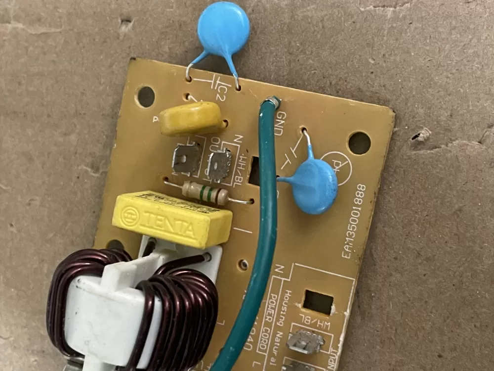 LG EAM35001888 Microwave Control Board Noise Filter AZ91050 | KM701