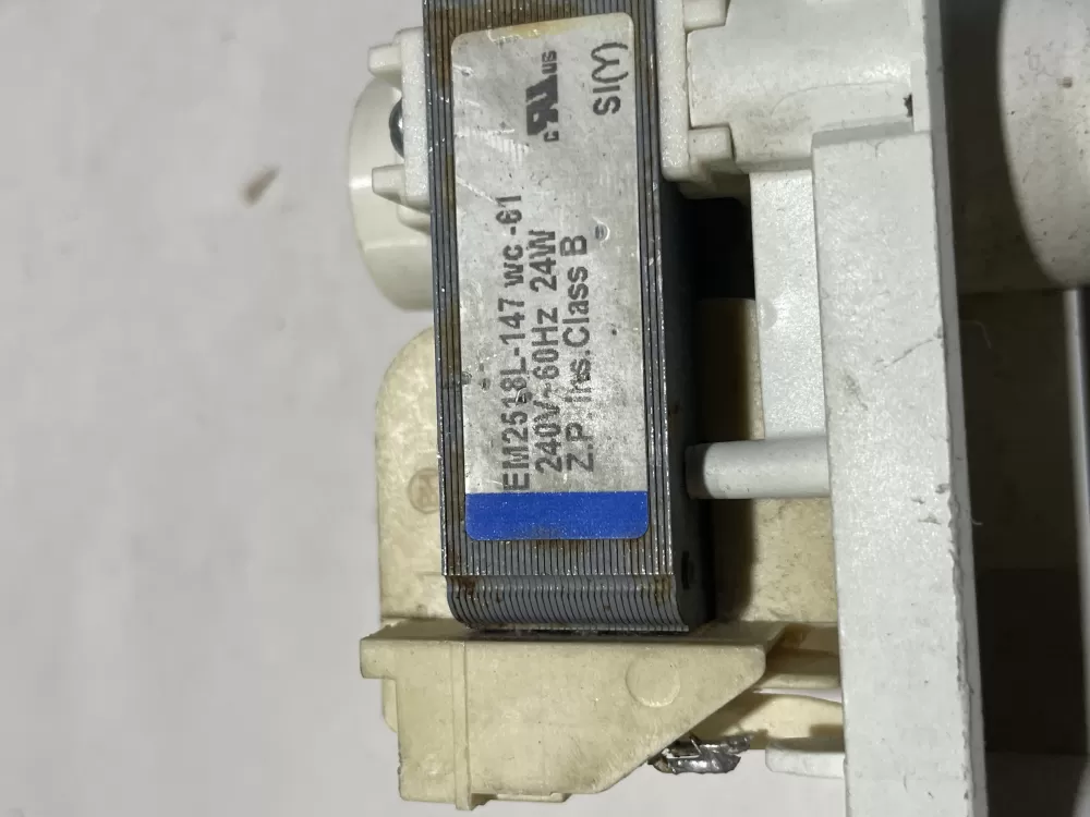 Condensation Drain Pump Motor EM2518L-147 00640456 AZ129877 | Wm1845
