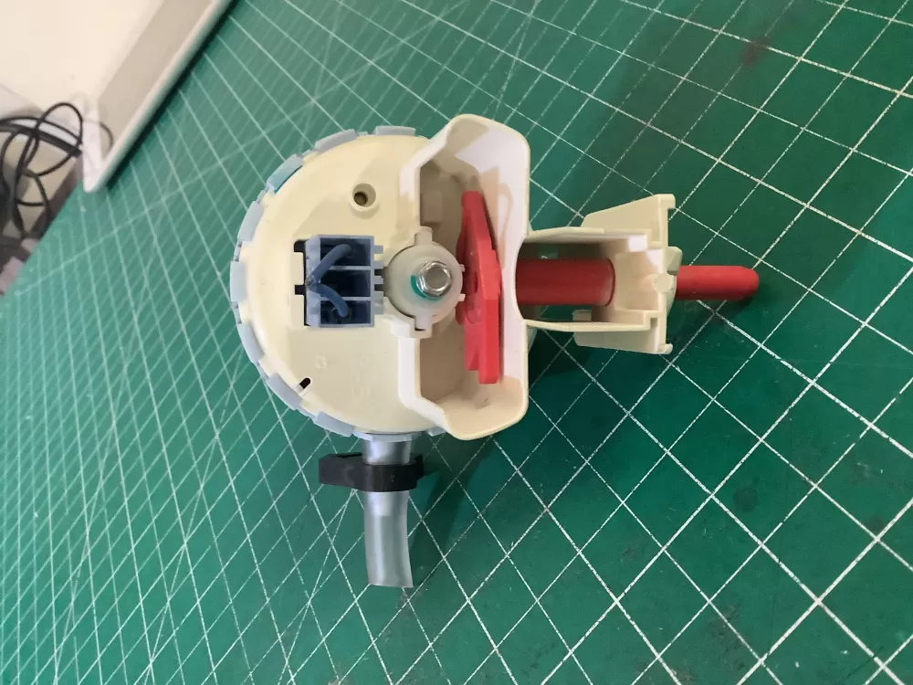 Whirlpool  Maytag  Kenmore AP6018167 W10268911 WPW10268911 PS11751469 Washer Water Level Pressure Switch