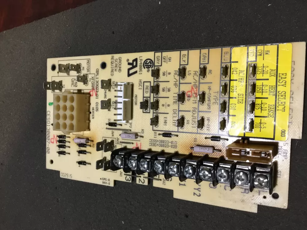 Carrier Bryant CES0130007 00 Furnace Control Board AZ105344 | NR383