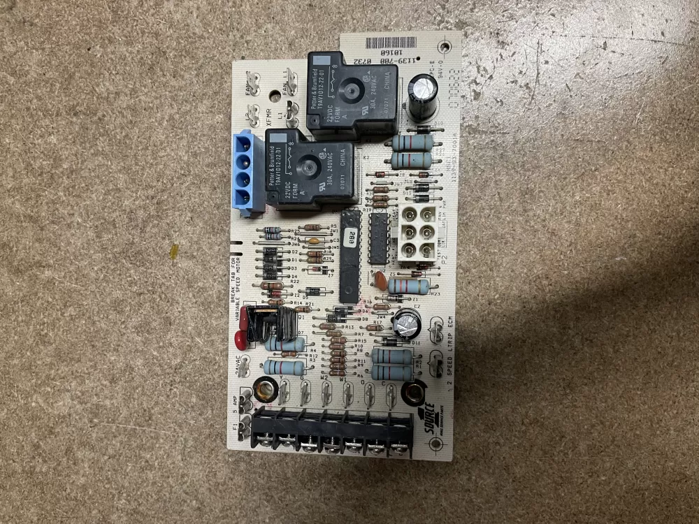 York  Coleman 1139-700 1139-83-7002 10160 Furnace Control Board