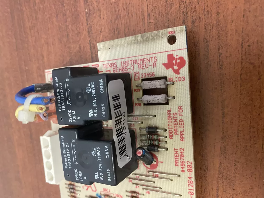 York Luxaire Coleman 031-01264-002 Furnace Control Board AZ45010 | BK1766