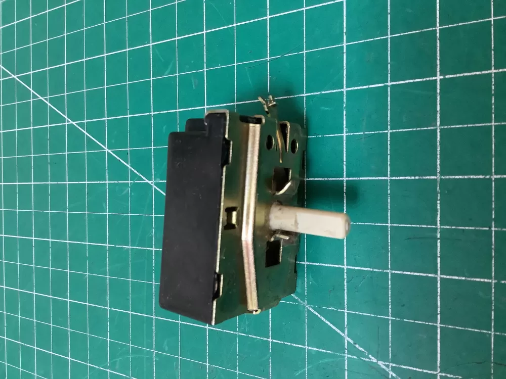 GE 175D2315P009 WE4X881 Dryer Control Board Switch AZ224299 | SL85