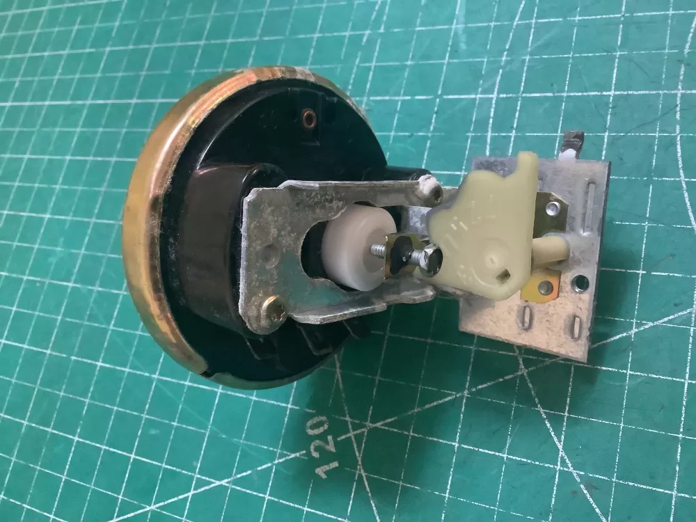 Frigidaire 134422700 Washer Water Level Pressure Switch AZ220717 | SLA152