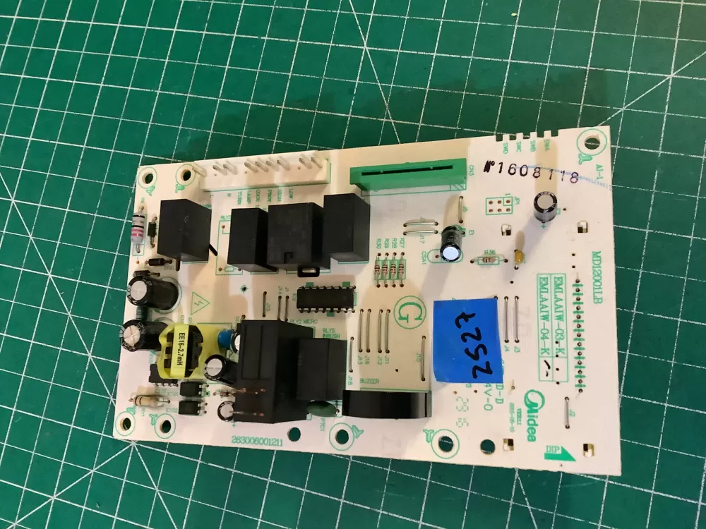 GE MD12001LB EMLAAGE-04-K 17170000008243 Microwave Control # AZ189457 | NR2527