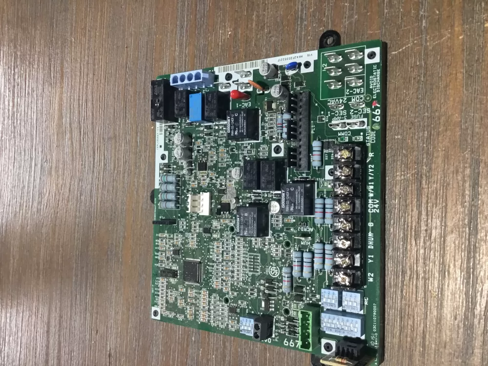 Carrier Cebd430667 07a Hk42fz035 Furnace Control Board Ussp Pcb AZ52139 | NR1871