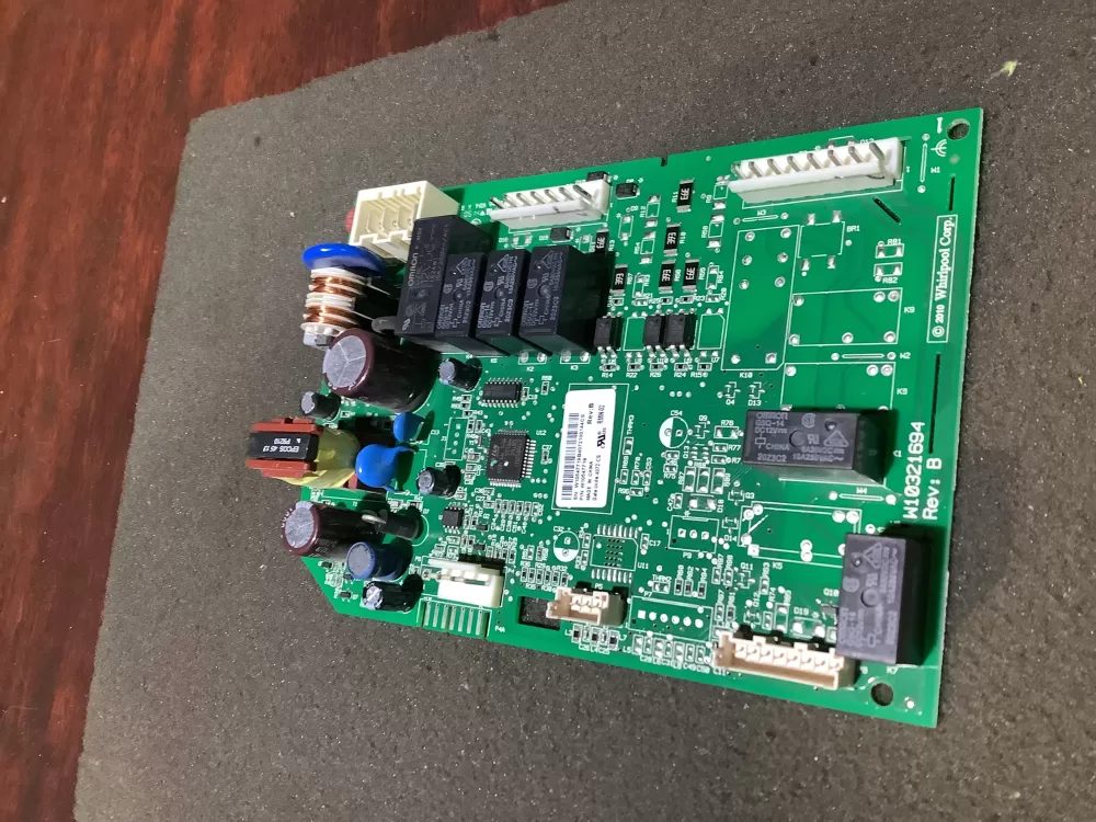 Whirlpool Maytag W10547719 Refrigerator Control Board AZ127607 | NR2304