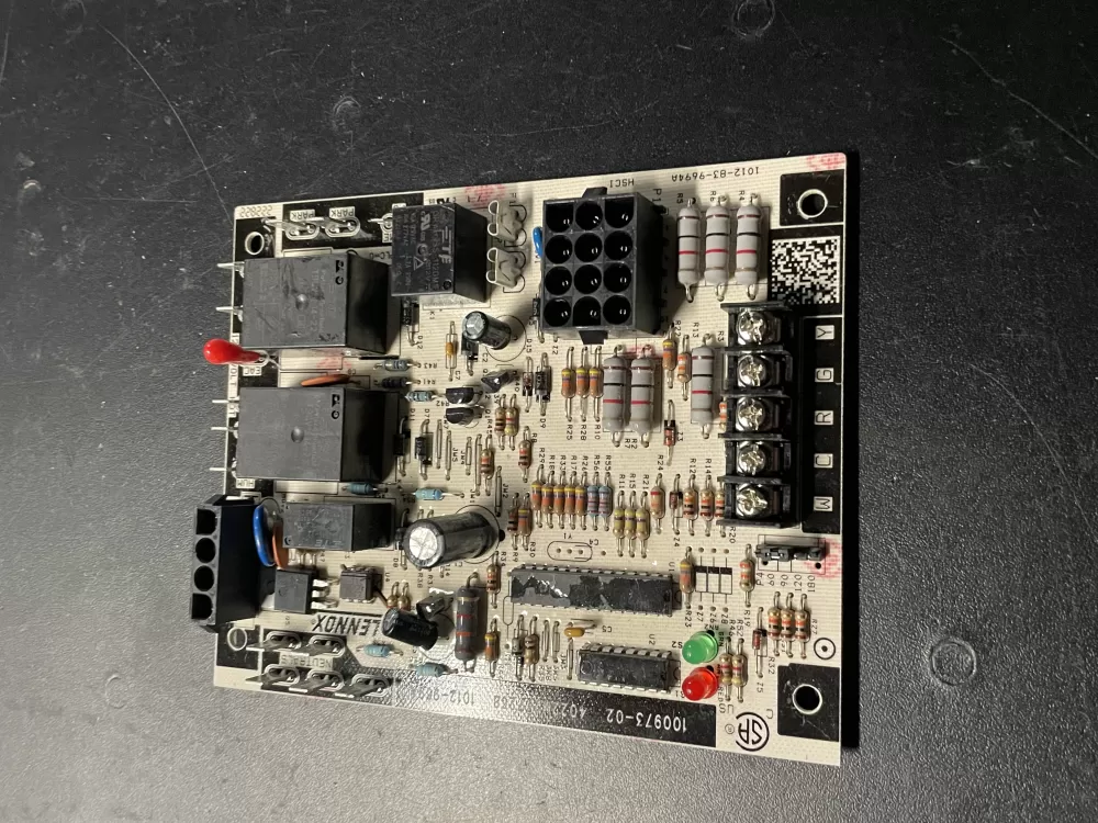 Lennox 1012-83-9694A  100973-02  4022M277268 Furnace Control Board