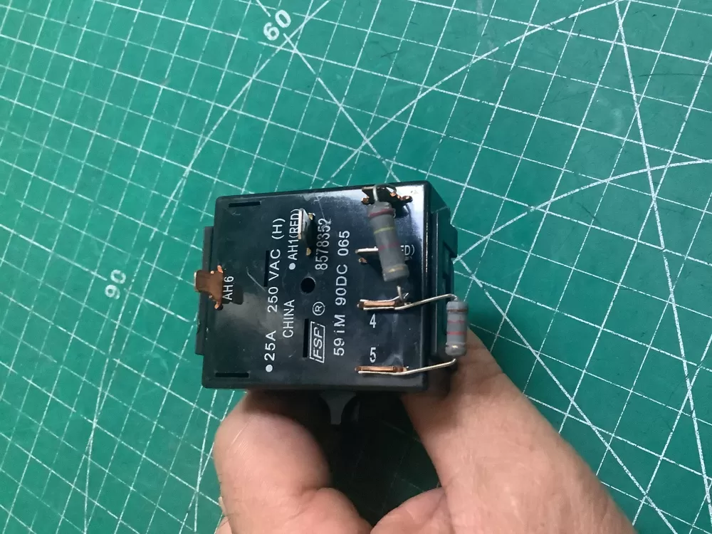 Maytag Whirlpool 8578352 Dryer Temperature Switch AZ221407 | SLA47