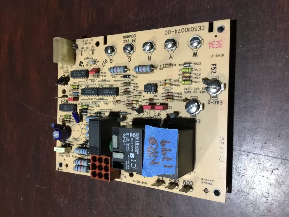 Carrier 11049-83-3 Furnace Control Board AZ73190 | NR1799