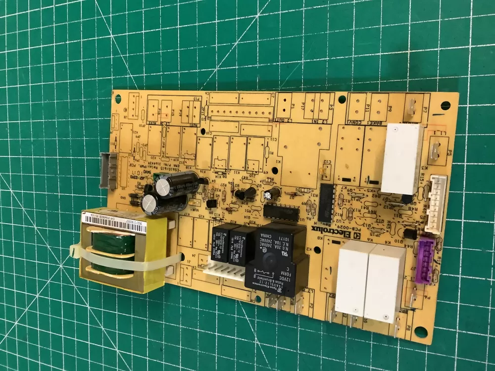Frigidaire  AP4339261  1465866  7316443920  AH2332413  EA2332413  PS2332413  316443920  316443920A  316443920B Oven Control Board