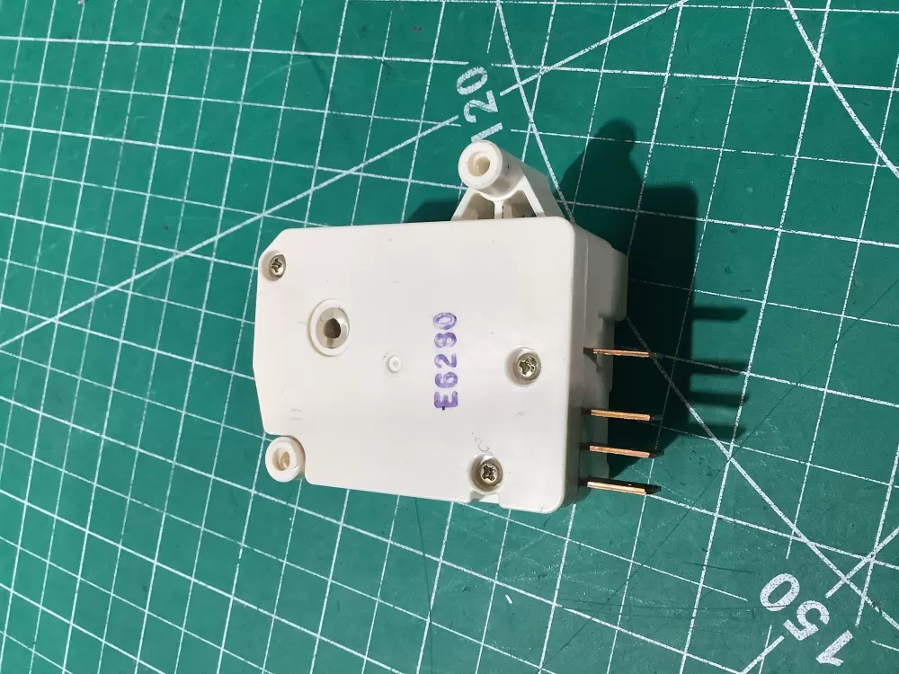 GE Kenmore WR9X520 WR09X0520 Refrigerator Defrost Timer AZ193582 | AR2229