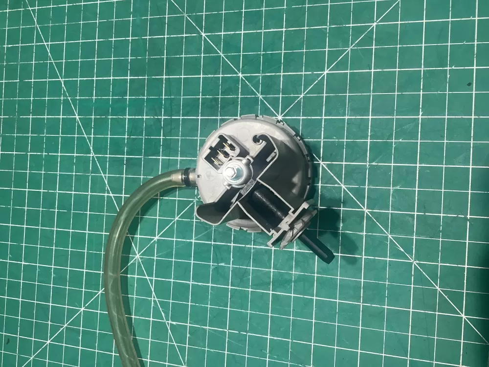 Kenmore  Whirlpool W10231404 WPW10231404 Washer Water Level Pressure Switch