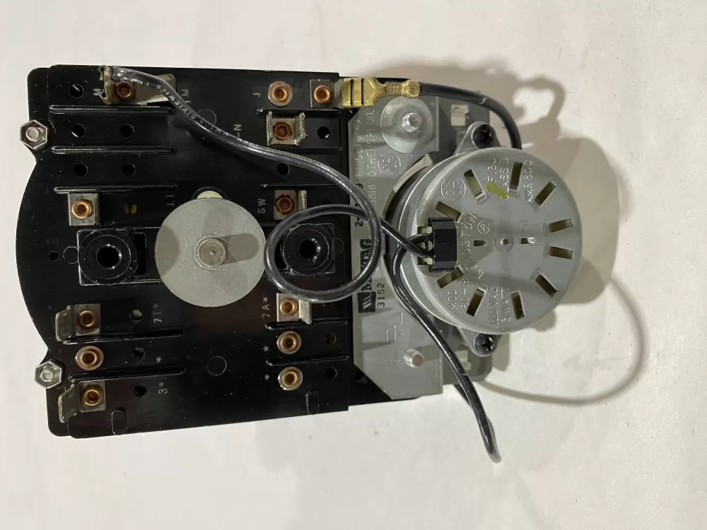 Maytag  Whirlpool WP207379  AP6005734  2-7379  207379  PS11738793 Washer Timer