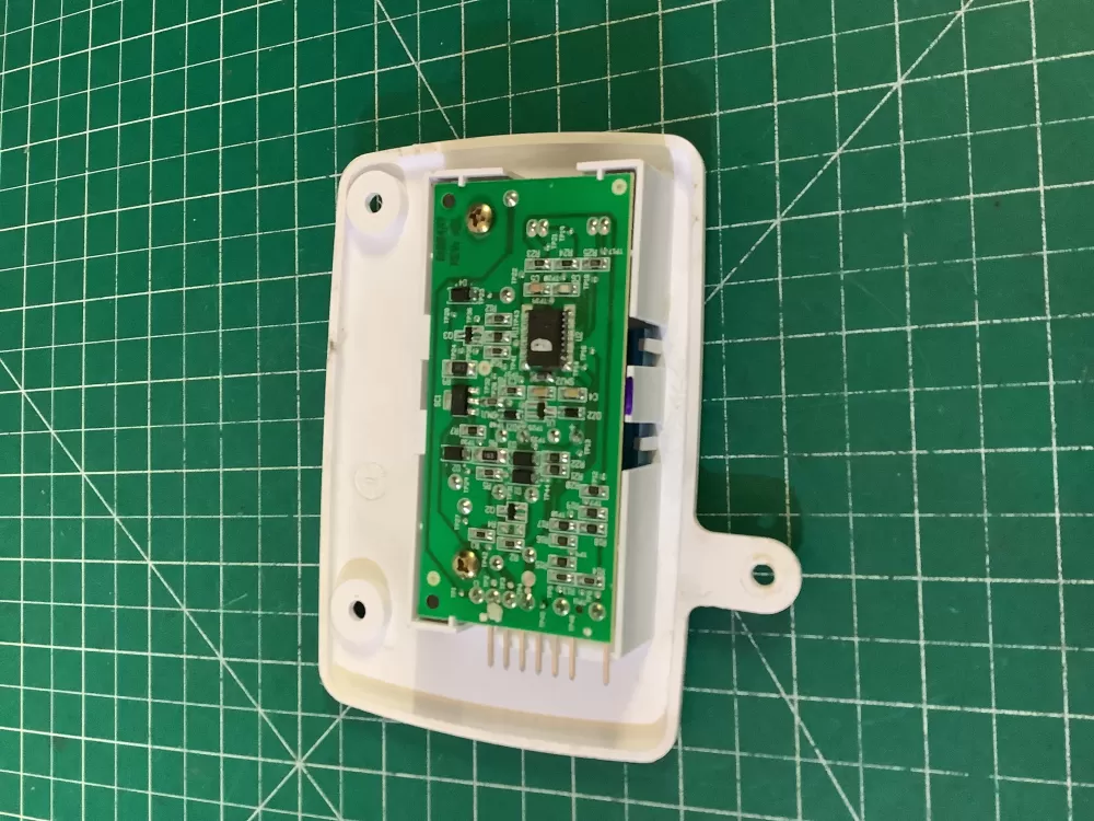 Whirlpool  Kenmore 6100437 Refrigerator Control Board Ice Maker