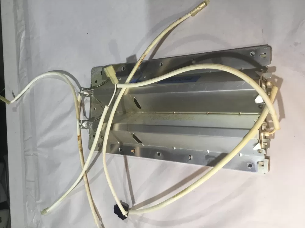 GE WB36X10126  UPPER HALOGEN LAMP ASSY -