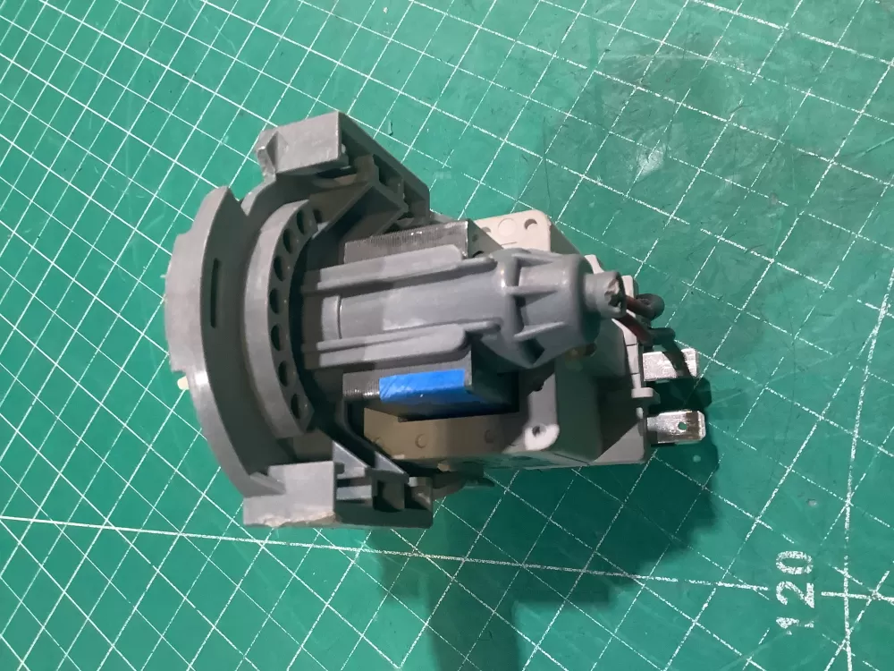 Samsung B20-3B Dishwasher Drain Pump Motor AZ231857 | SLA82