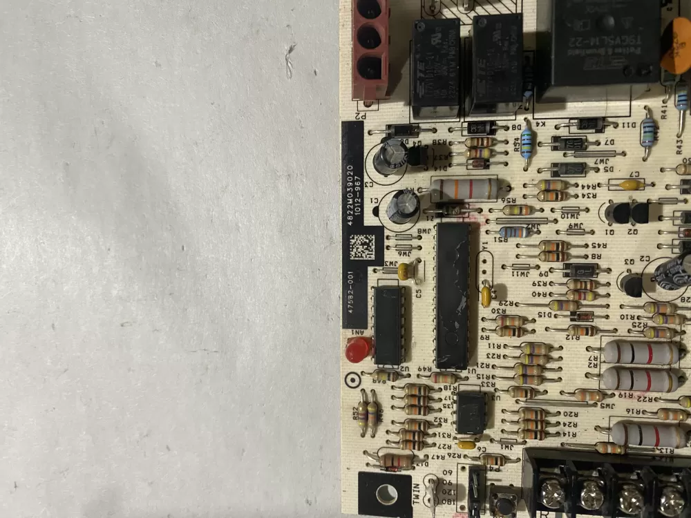 Lennox 1012-83-9673A Furnace Control Board AZ193691 | BK574